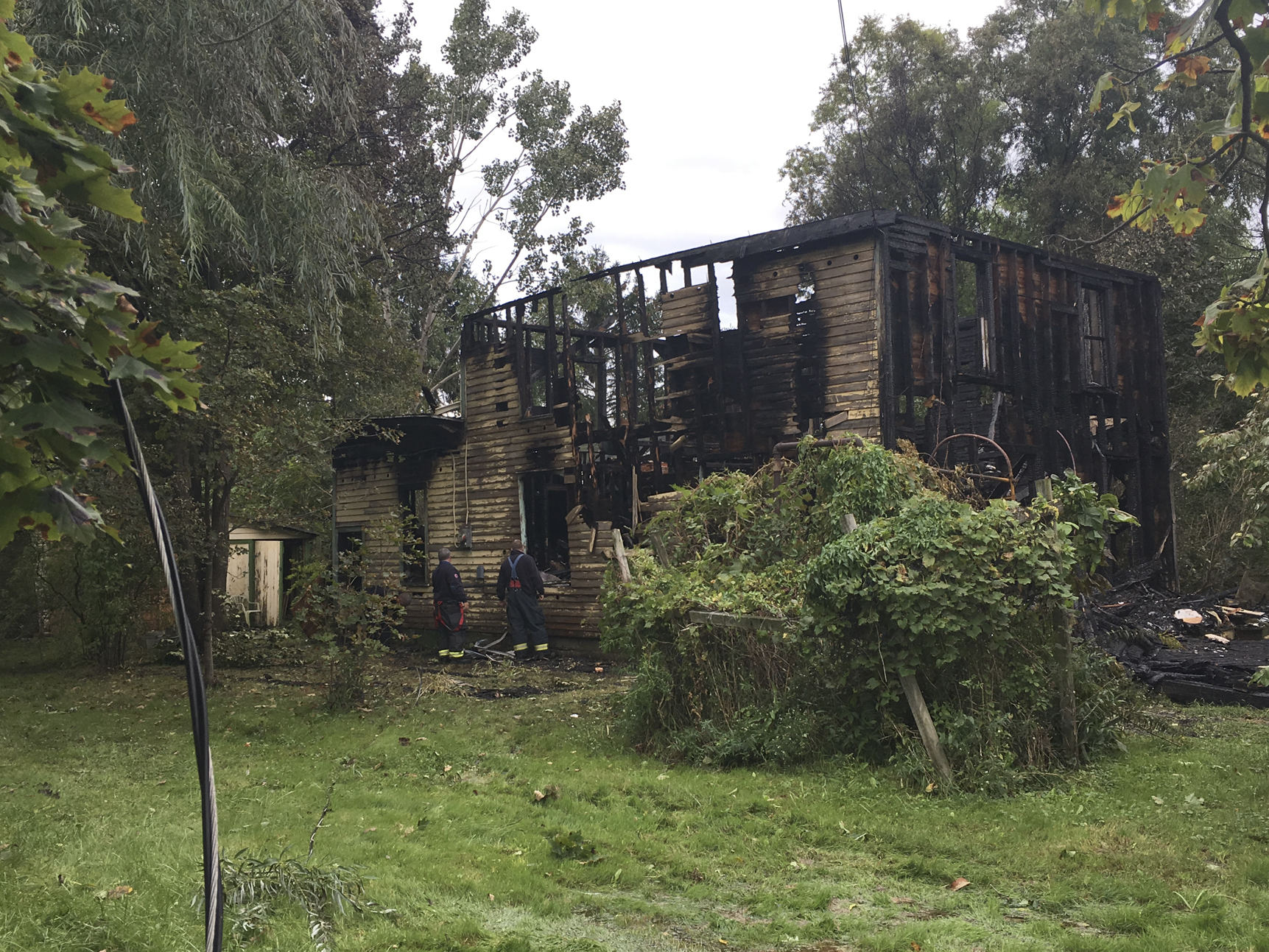 City crews battle vacant house fire | News, Sports, Jobs - Observer Today